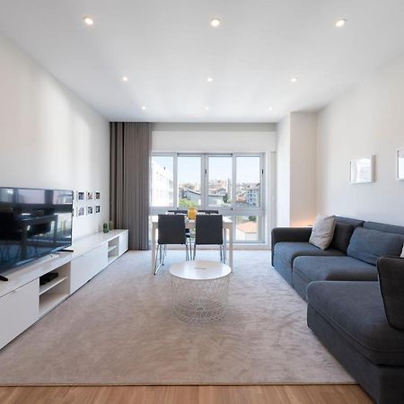 Lovelystay - Downtown Modern 2Br Flat With Free Parking Porto Exterior photo