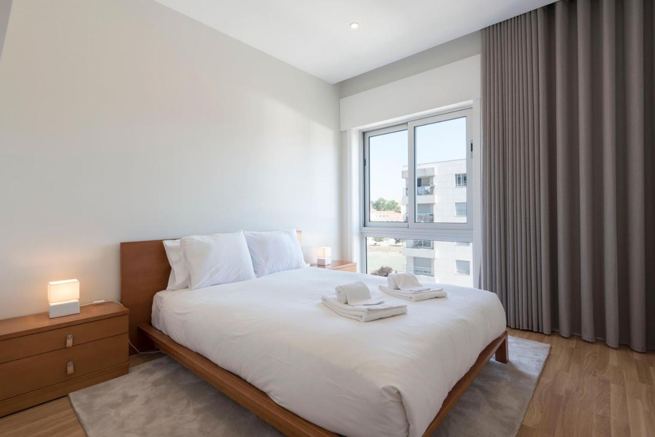 Lovelystay - Downtown Modern 2Br Flat With Free Parking Porto Exterior photo