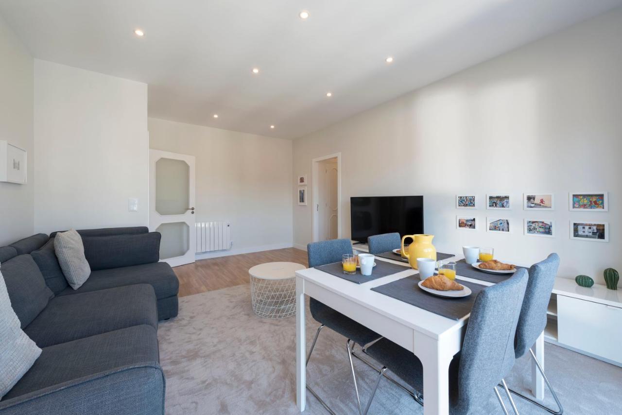 Lovelystay - Downtown Modern 2Br Flat With Free Parking Porto Exterior photo