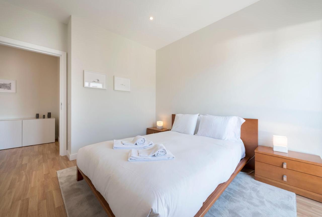 Lovelystay - Downtown Modern 2Br Flat With Free Parking Porto Exterior photo