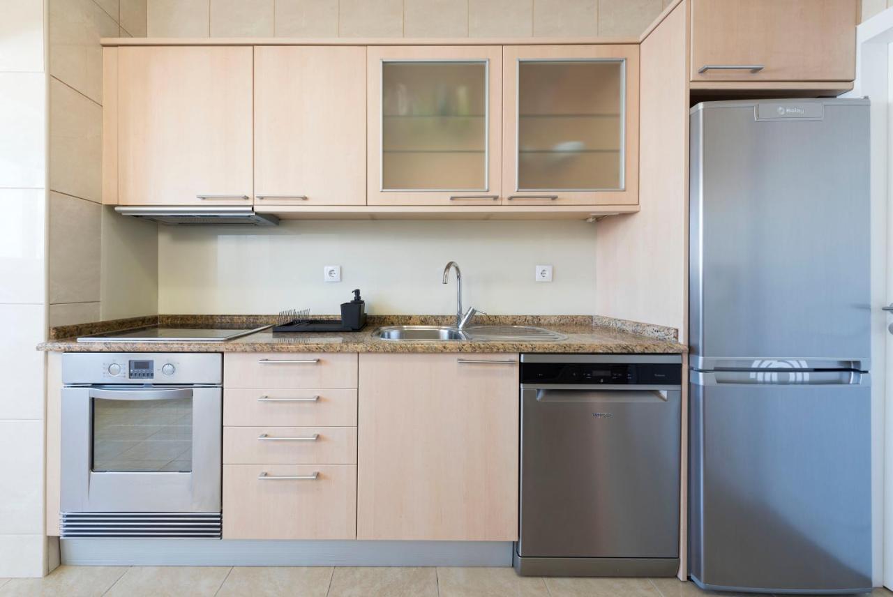 Lovelystay - Downtown Modern 2Br Flat With Free Parking Porto Exterior photo