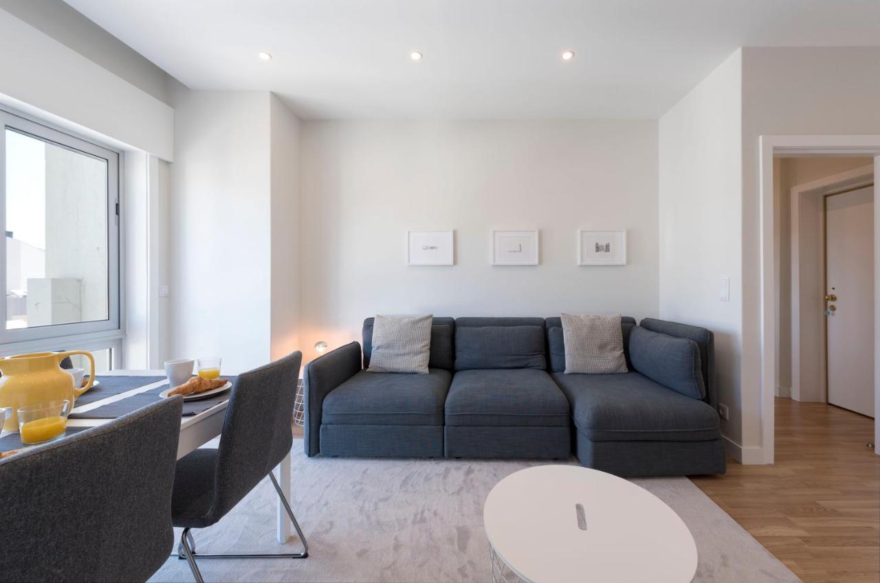 Lovelystay - Downtown Modern 2Br Flat With Free Parking Porto Exterior photo